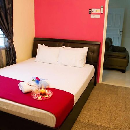 Homestay Hj Esmon Parit Raja Uthm Batu Pahat Luaran gambar