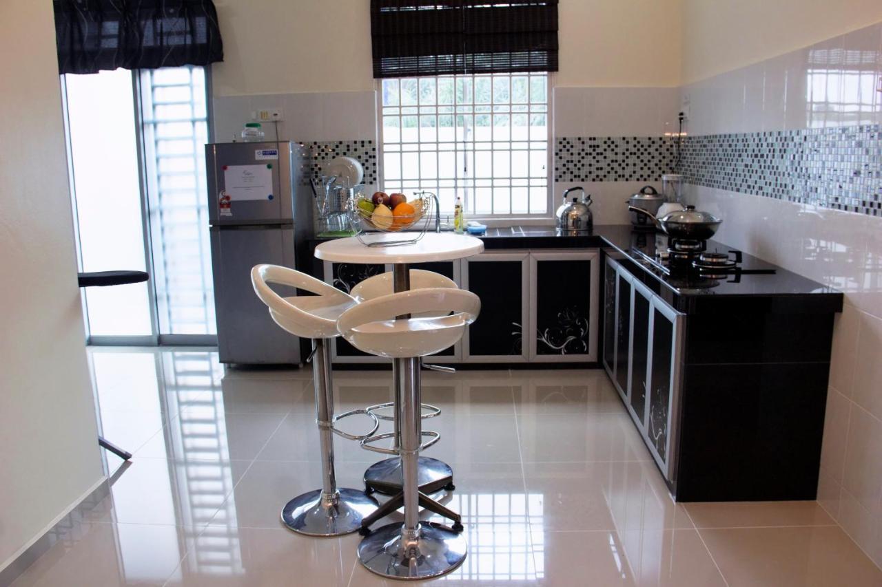Homestay Hj Esmon Parit Raja Uthm Batu Pahat Luaran gambar