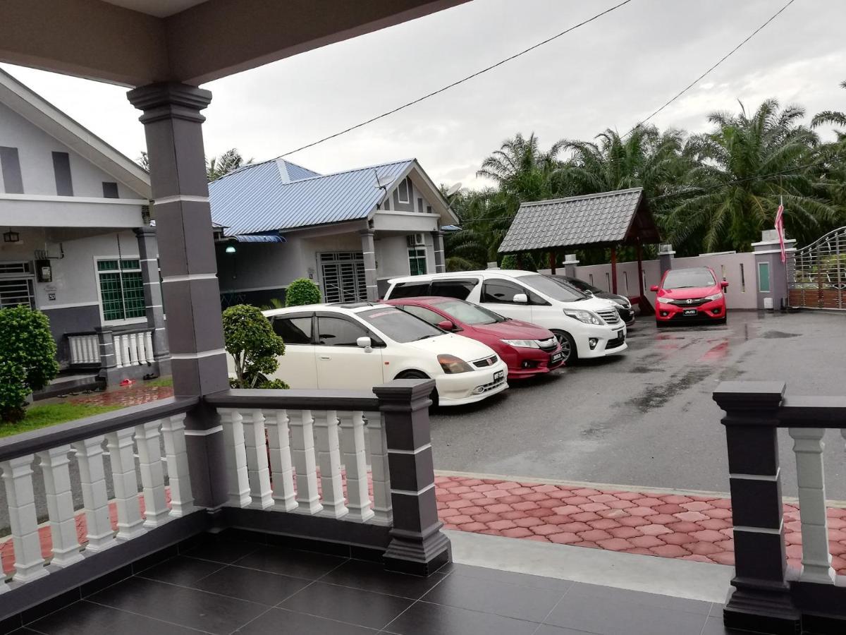 Homestay Hj Esmon Parit Raja Uthm Batu Pahat Luaran gambar